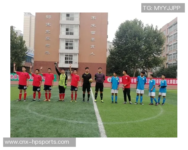 足球背心的选择与搭配技巧助你在球场上尽显风采与个性 足球背心的选择与搭配技巧助你在球场上尽显风采与个性